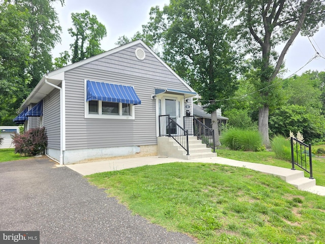 53 Valley Rd, Mount Ephraim, NJ 08059 - view of front of house with a front lawn