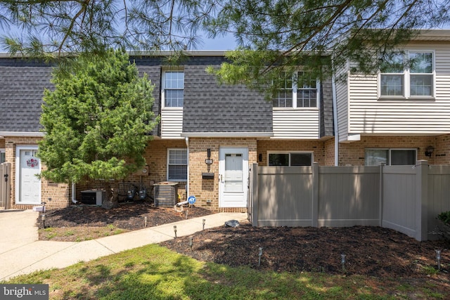 2193 Harbour Dr, Palmyra, NJ 08065 - townhome / multi-family property featuring brick siding and a shingled roof