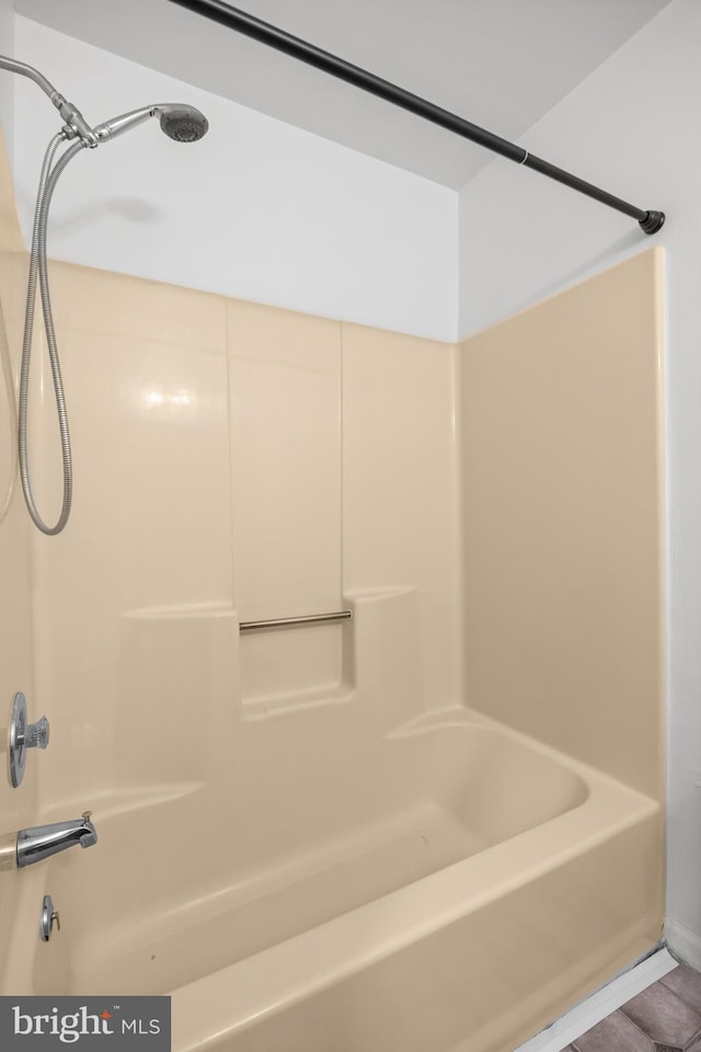2193 Harbour Dr, Palmyra, NJ 08065 - bathroom featuring shower / tub combination