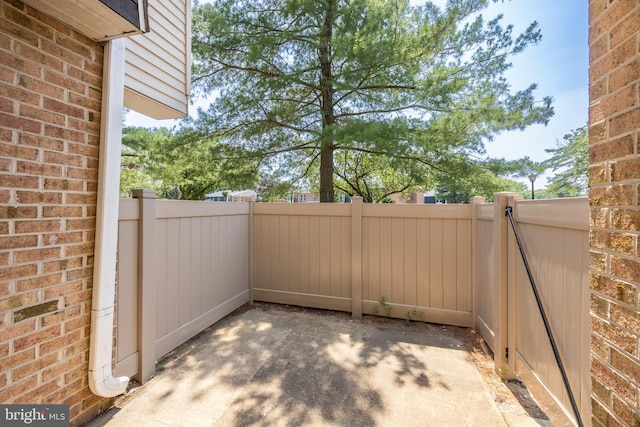 2193 Harbour Dr, Palmyra, NJ 08065 - view of patio with a gate