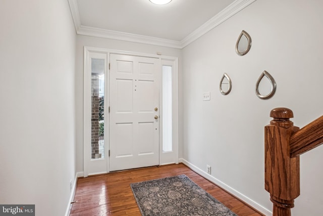 3818 White Post Ct, Alexandria, VA 22304 - entrance foyer with crown molding and wood finished floors