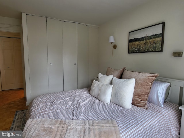 224 W Rittenhouse Sq Unit 3118, Philadelphia, PA 19103 - bedroom with a closet and a decorative wall