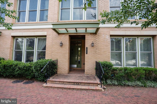 1220 Main Line Blvd Unit 102, Alexandria, VA 22301 - property entrance with brick siding