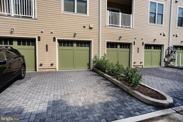 1220 Main Line Blvd Unit 102, Alexandria, VA 22301 - garage featuring driveway