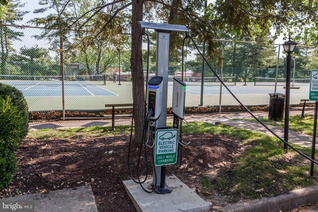 2806 S Abingdon St Unit A, Arlington, VA 22206 - view of tennis court