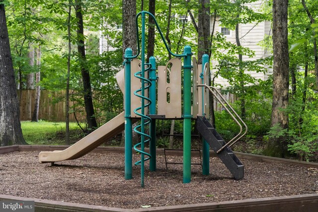10034 Park Woods Ln, Burke, VA 22015 - view of community playground