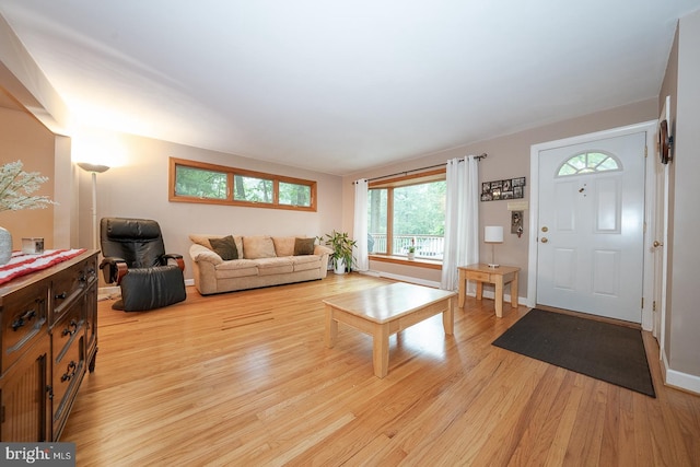 643 Crestwood Rd, Wayne, PA 19087 - living area featuring light wood-style floors and baseboards