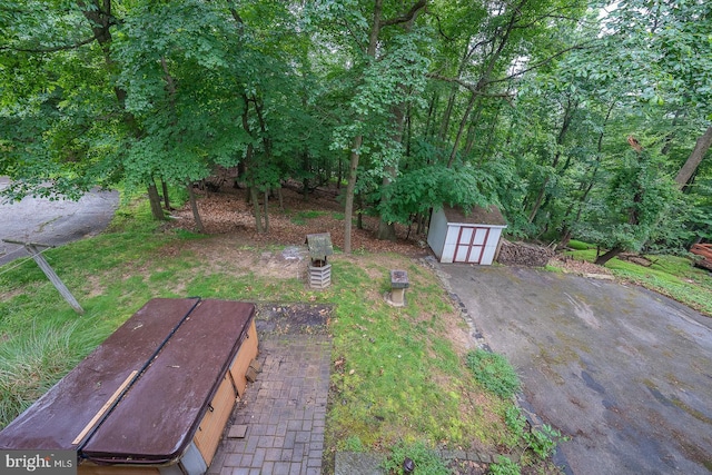 643 Crestwood Rd, Wayne, PA 19087 - view of yard featuring a storage shed