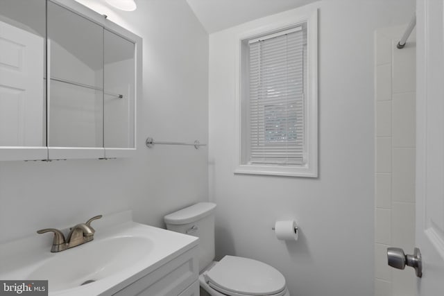 618 Cabin Branch Dr, Capitol Heights, MD 20743 - bathroom with vanity and toilet