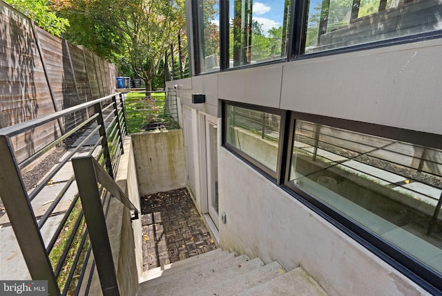 2815 39th St NW, Washington, DC 20007 - view of side of home with stucco siding