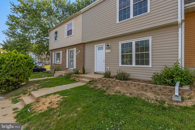 902 Nadine Ct, Landover, MD 20785 - view of front facade featuring a front lawn and brick siding
