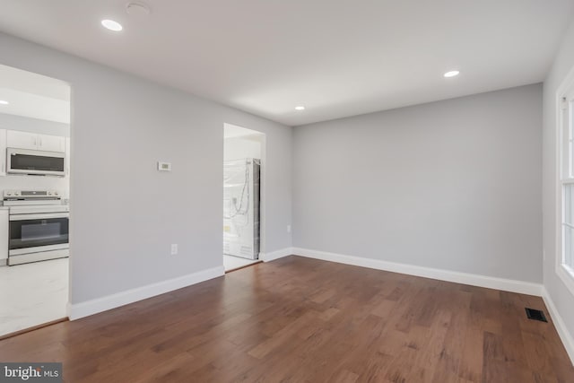 902 Nadine Ct, Landover, MD 20785 - spare room featuring wood finished floors and recessed lighting