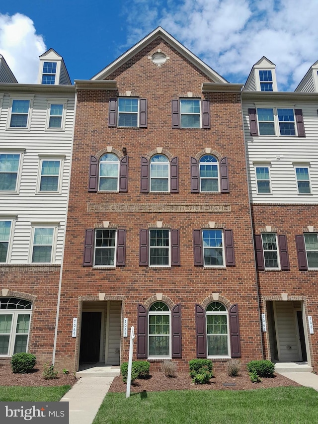 7065 Darbey Knoll Dr, Gainesville, VA 20155 - view of front of property featuring brick siding