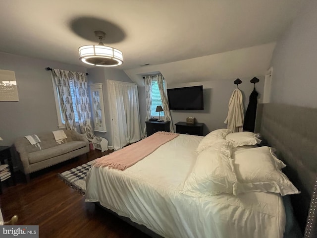 7301 Granite Rd, Elkins Park, PA 19027 - bedroom featuring wood finished floors and vaulted ceiling