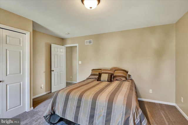 32 Duffield Dr, Lititz, PA 17543 - carpeted bedroom with baseboards