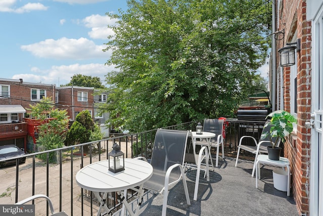 7357 E Walnut Ln, Philadelphia, PA 19138 - view of balcony