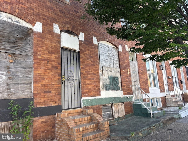 22 Wheeler Ave, Baltimore, MD 21223 - entrance to property with brick siding