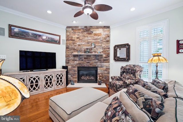 114 Lake St, Gaithersburg, MD 20878 - living area featuring ornamental molding, wood finished floors, a ceiling fan, a fireplace, and recessed lighting