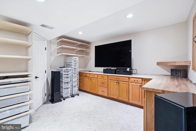 114 Lake St, Gaithersburg, MD 20878 - living area featuring recessed lighting