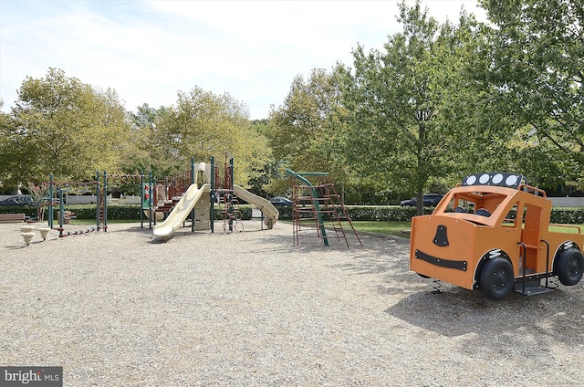114 Lake St, Gaithersburg, MD 20878 - view of community play area