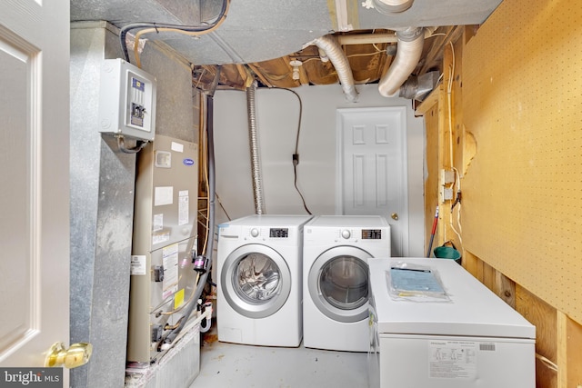 18659 Sandpiper Ln, Gaithersburg, MD 20879 - laundry area with washing machine and dryer