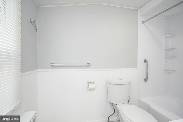 328 Spruce St, Bridgeton, NJ 08302 - bathroom featuring toilet and shower / bathtub combination