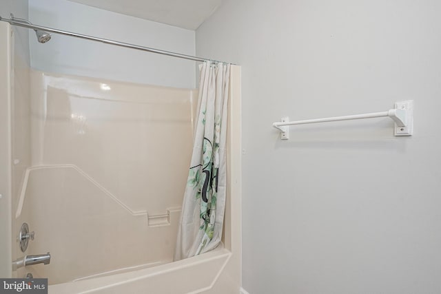 328 Spruce St, Bridgeton, NJ 08302 - bathroom with shower / bathtub combination with curtain