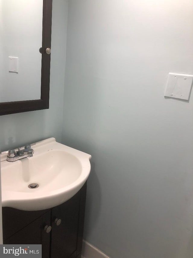 308 E 23rd St, Wilmington, DE 19802 - bathroom featuring vanity