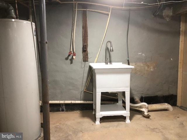 308 E 23rd St, Wilmington, DE 19802 - unfinished below grade area with gas water heater