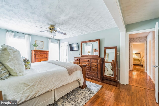 1092 Carriage Hill Pkwy, Annapolis, MD 21401 - bedroom with hardwood / wood-style flooring, a ceiling fan, and a closet