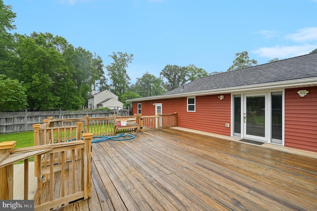 814 Manhattan Beach Rd, Severna Park, MD 21146 - wooden deck with a fenced backyard