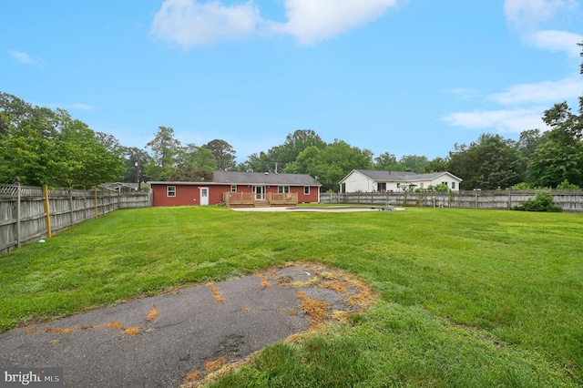 814 Manhattan Beach Rd, Severna Park, MD 21146 - fenced backyard featuring a deck