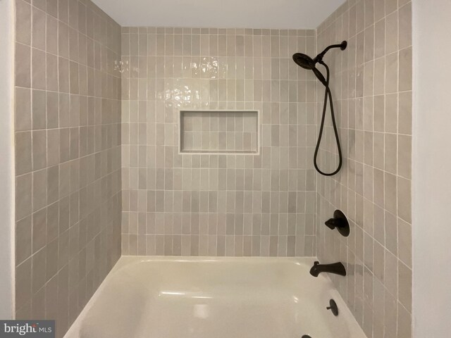 7804 Alberta Ct, Springfield, VA 22152 - bathroom featuring tub / shower combination