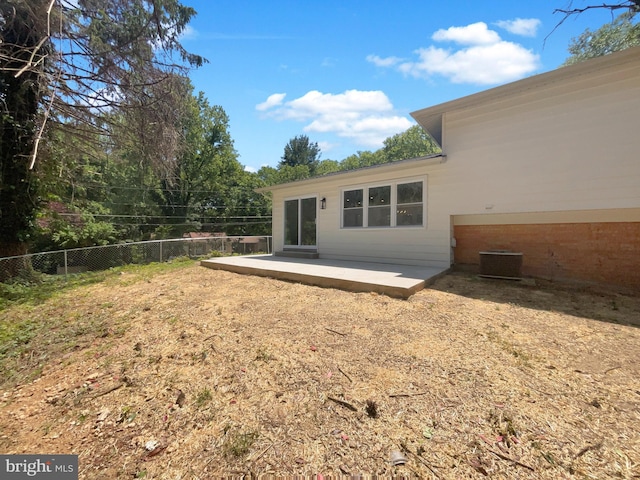 7804 Alberta Ct, Springfield, VA 22152 - view of yard with a patio