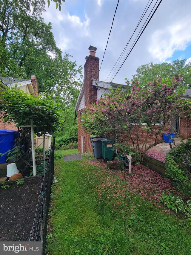 142 Fleetwood Ter, Silver Spring, MD 20910 - view of grassy yard
