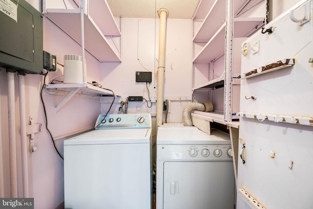 801 Yale Ave Unit 827, Swarthmore, PA 19081 - laundry room with washer and clothes dryer