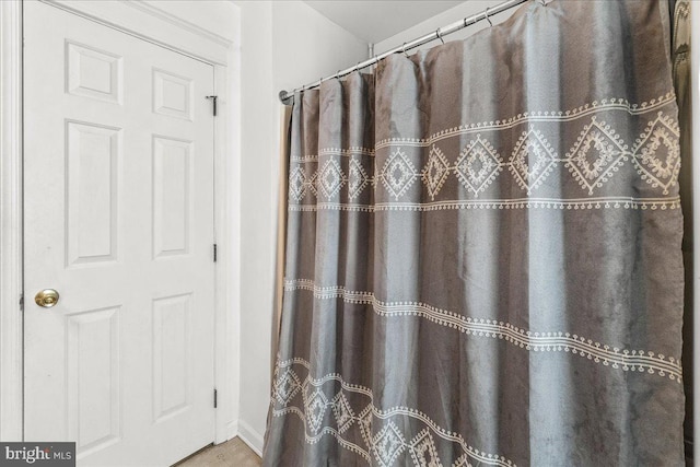606 Knightsbridge Dr, Hagerstown, MD 21740 - bathroom with curtained shower