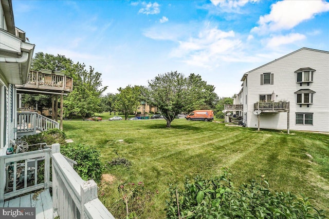 606 Knightsbridge Dr, Hagerstown, MD 21740 - view of green lawn