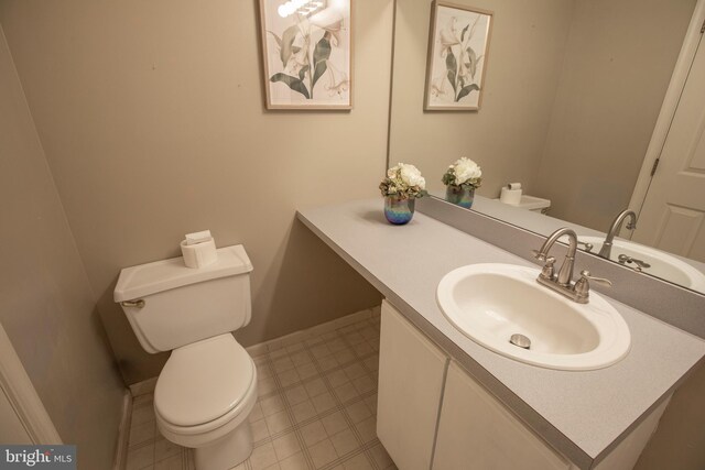 505 Country Pointe Cir, Perkasie, PA 18944 - half bath featuring toilet and vanity