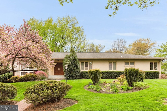 10135 Spring Pools Ln, Columbia, MD 21044 - ranch-style home featuring a front yard