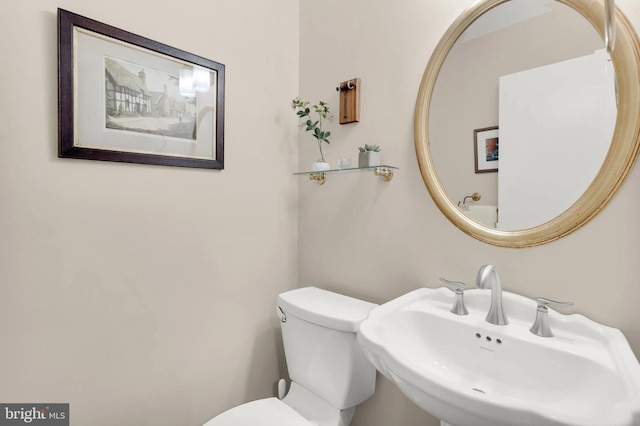 10135 Spring Pools Ln, Columbia, MD 21044 - bathroom with a sink and toilet