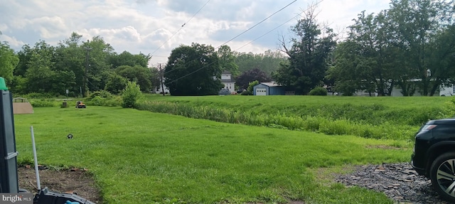 106 Center St, Manns Choice, PA 15550 - view of grassy yard