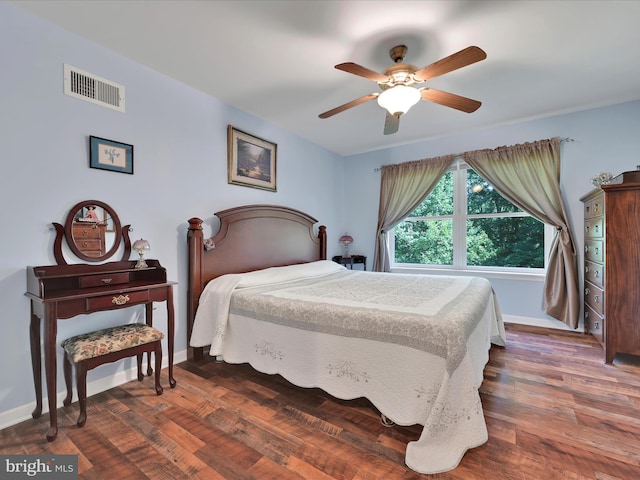 2528 Papoose Dr, Auburn, PA 17922 - bedroom featuring a ceiling fan and dark wood-style flooring