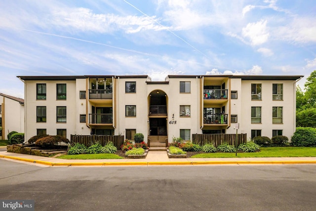 615 Center St Unit T3, Herndon, VA 20170 - view of building exterior
