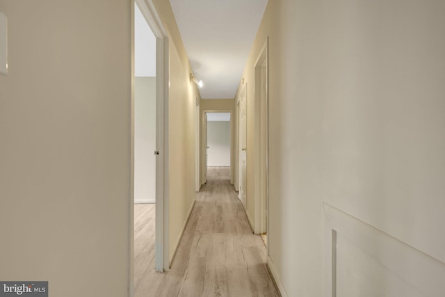 615 Center St Unit T3, Herndon, VA 20170 - hall featuring light wood-style floors and baseboards