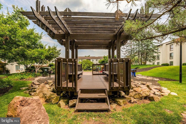 615 Center St Unit T3, Herndon, VA 20170 - deck with a pergola and a lawn