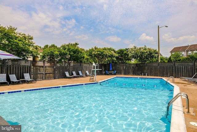 615 Center St Unit T3, Herndon, VA 20170 - view of community pool