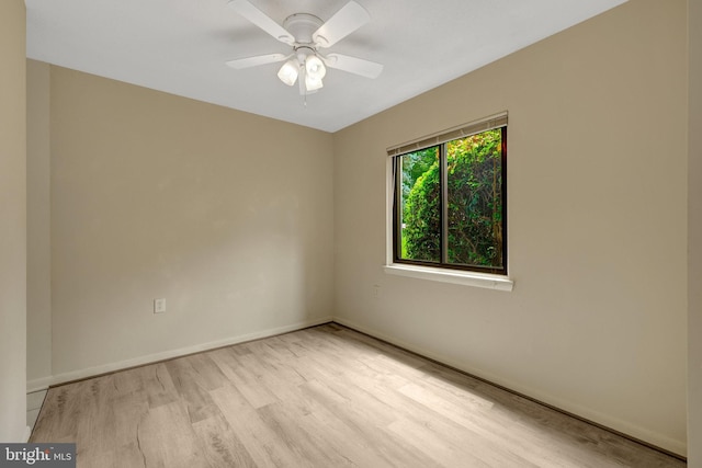 615 Center St Unit T3, Herndon, VA 20170 - empty room with wood finished floors and a ceiling fan