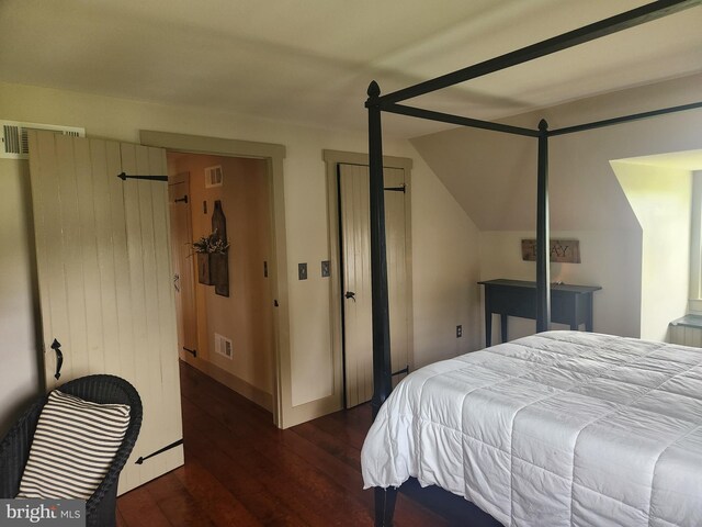 2569 White Oak Rd, Strasburg, PA 17579 - bedroom with wood finished floors and baseboards