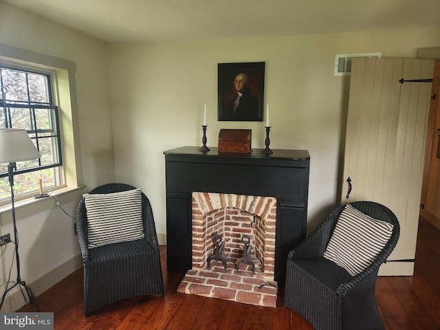 2569 White Oak Rd, Strasburg, PA 17579 - sitting room featuring wood finished floors